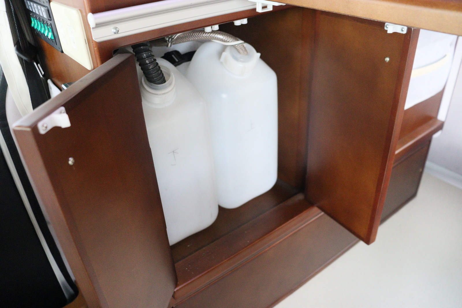 キャンピングカーバンコン