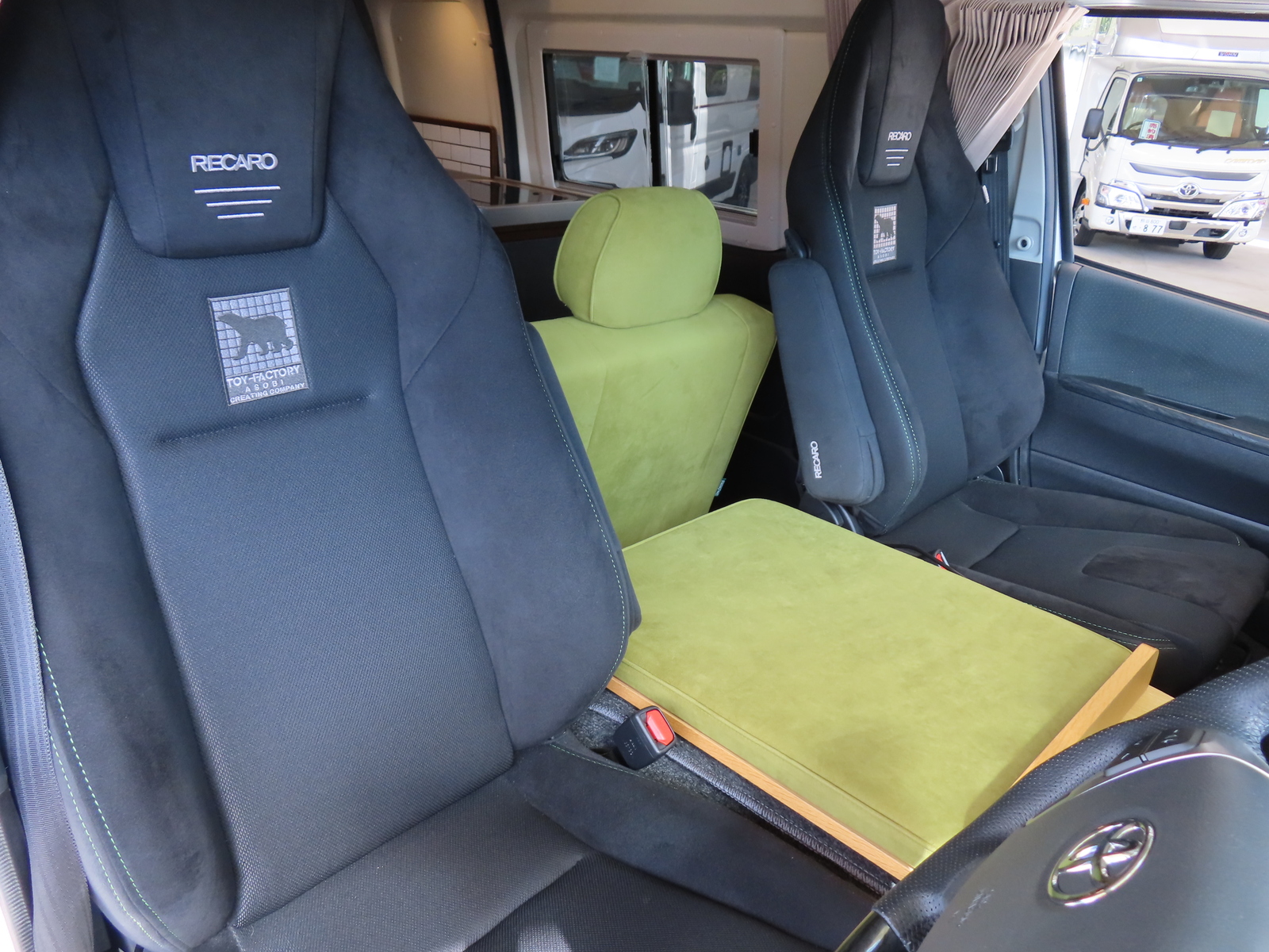 キャンピングカーバンコン