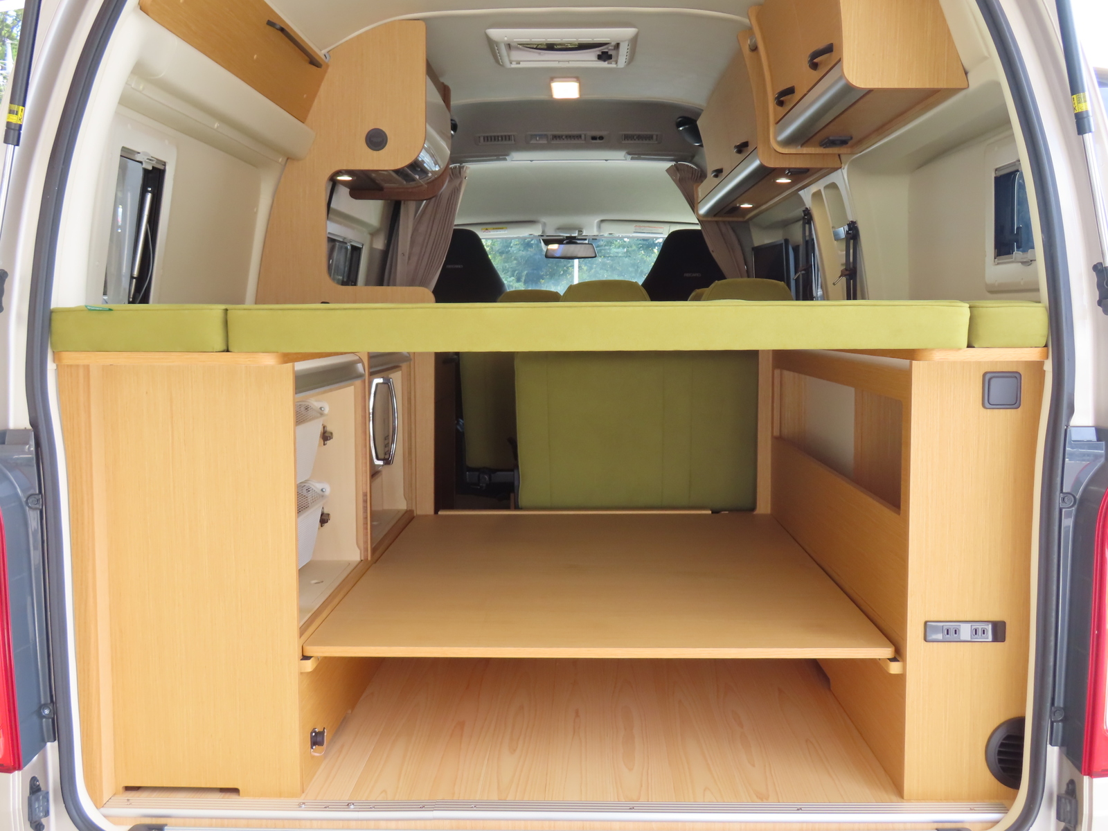 キャンピングカーバンコン