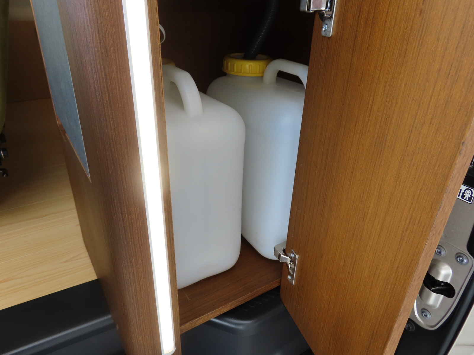 キャンピングカーバンコン