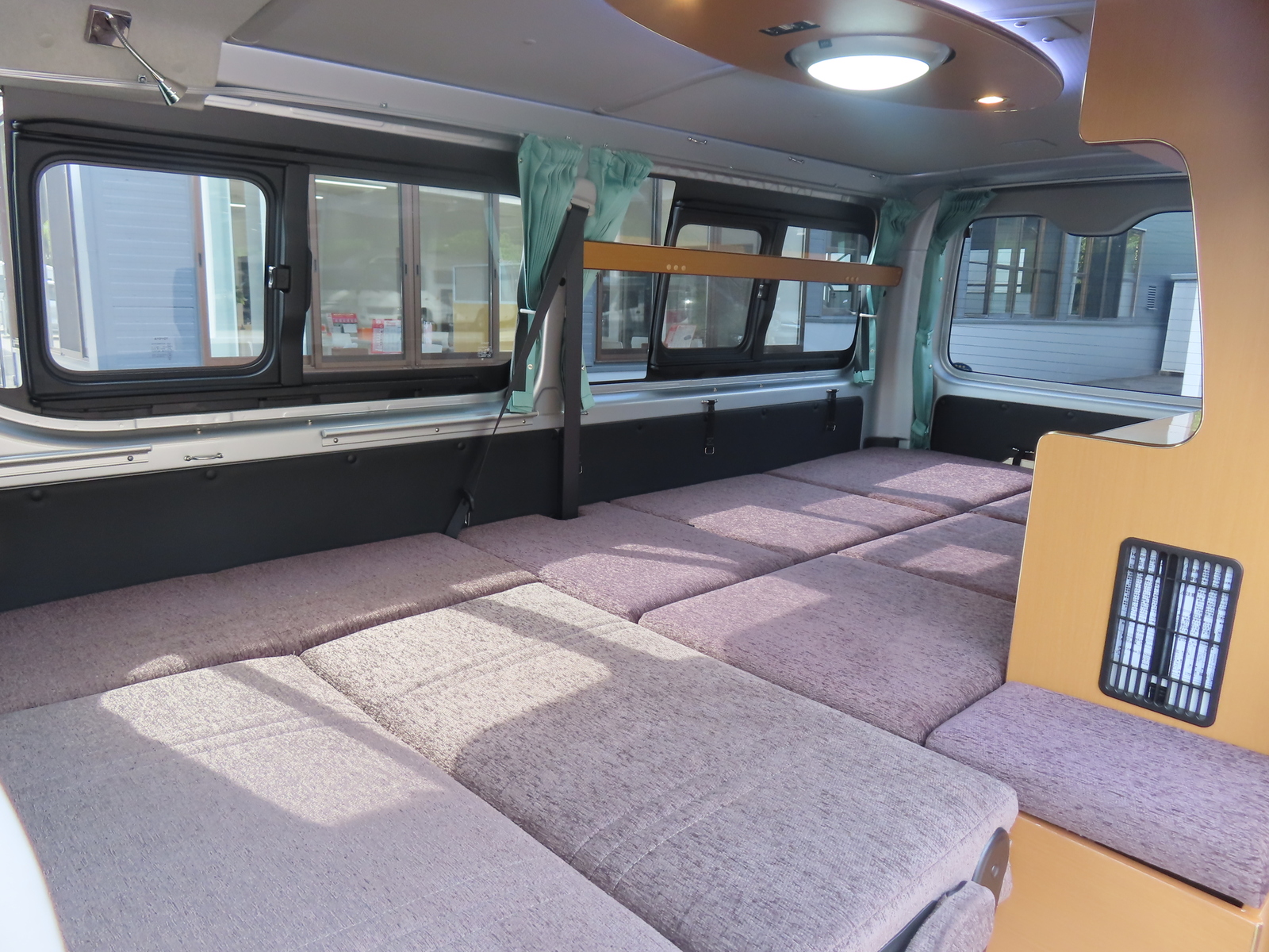 キャンピングカーバンコン