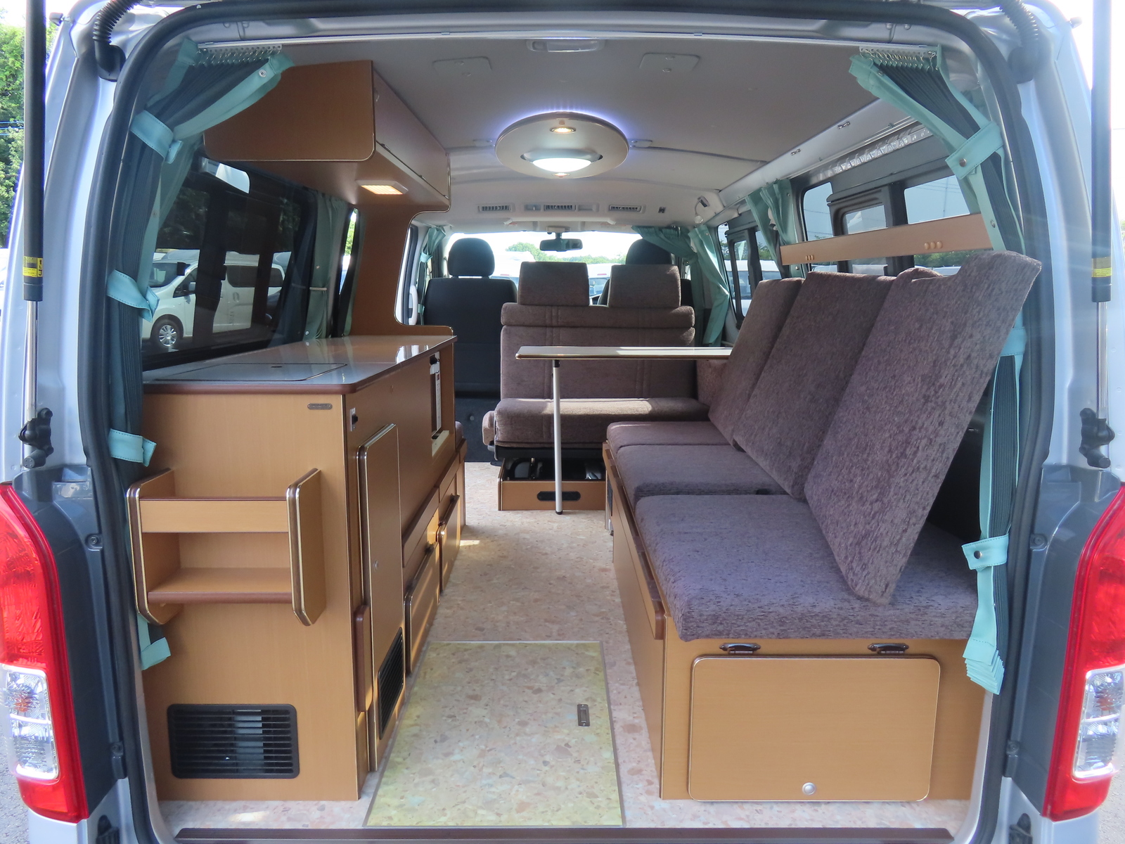 キャンピングカーバンコン