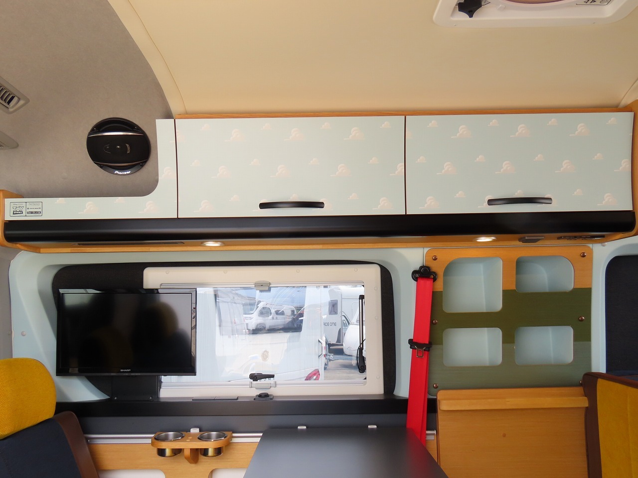 キャンピングカーバンコン