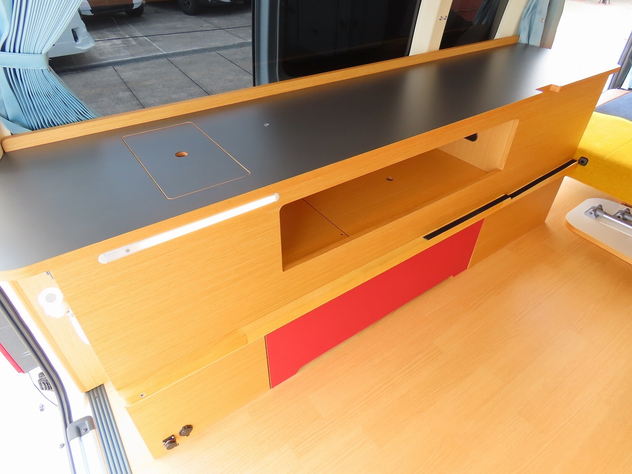 キャンピングカーバンコン