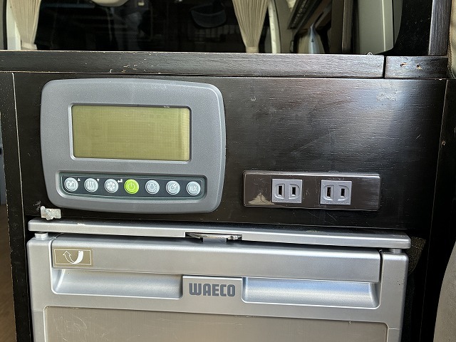 キャンピングカーバンコン