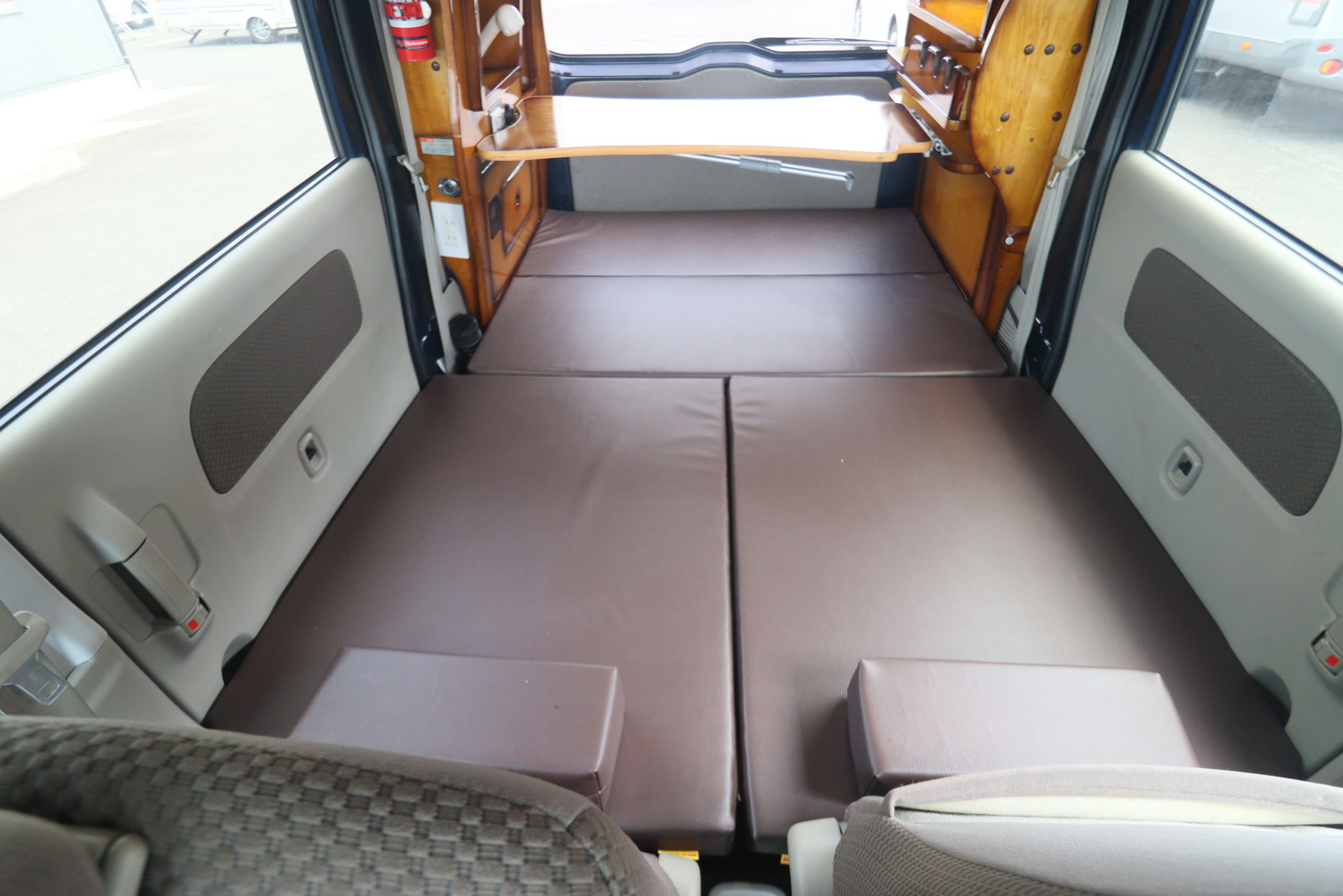 キャンピングカー軽キャンパー