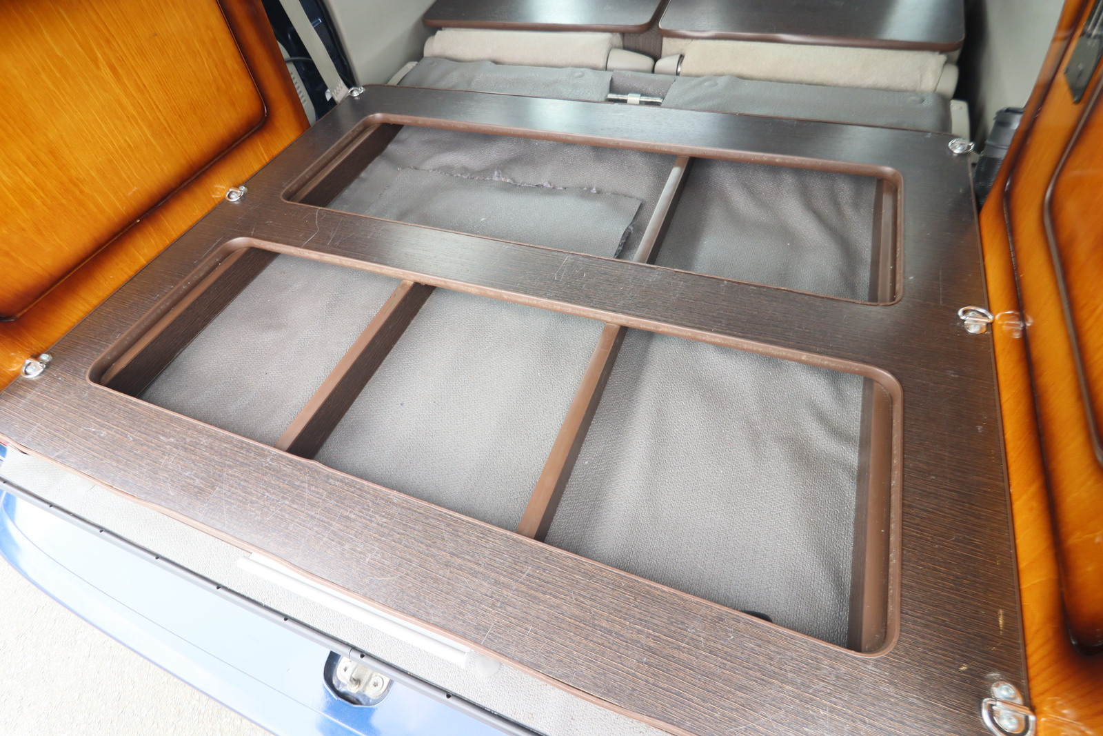 キャンピングカー軽キャンパー