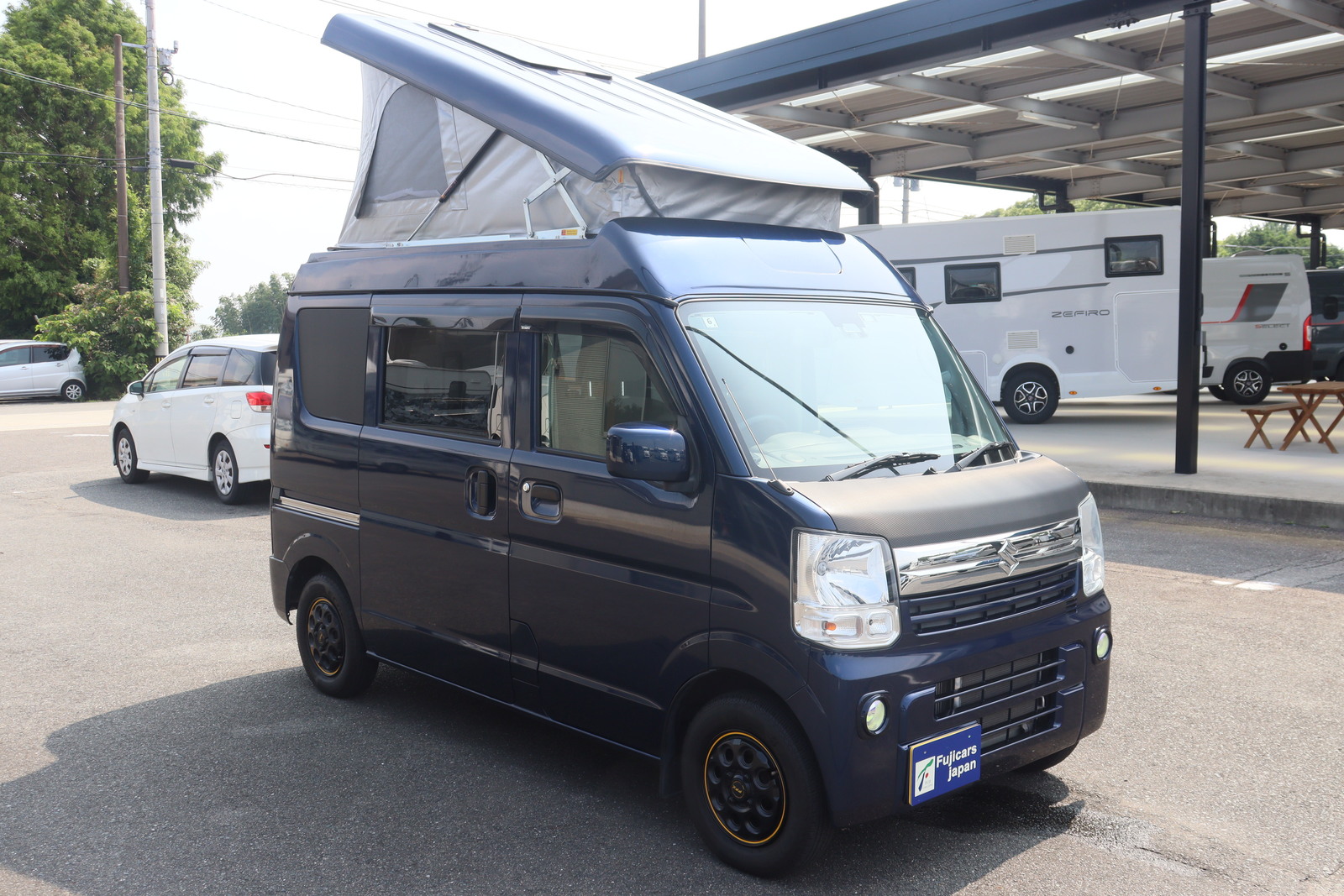 キャンピングカー軽キャンパー