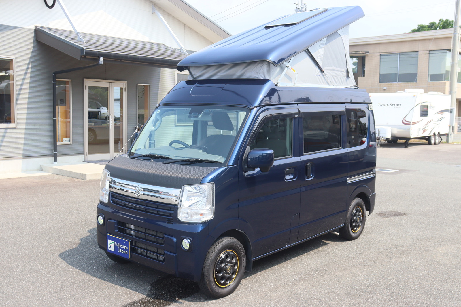 キャンピングカー軽キャンパー