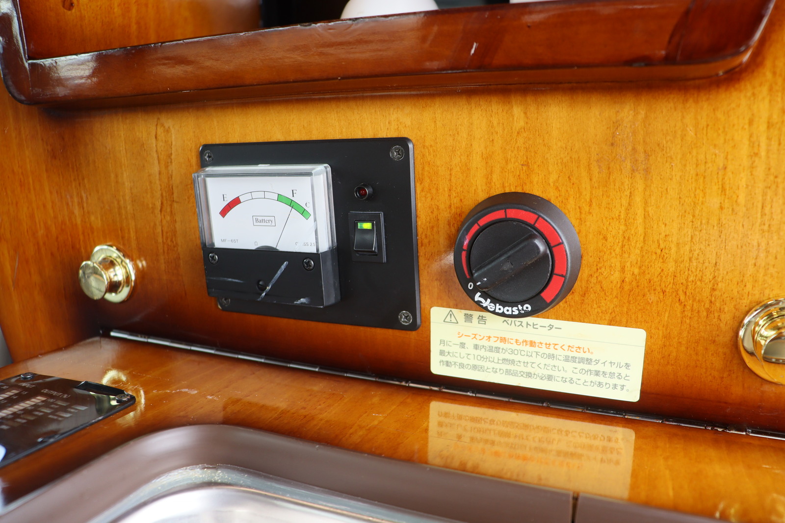 キャンピングカー軽キャンパー