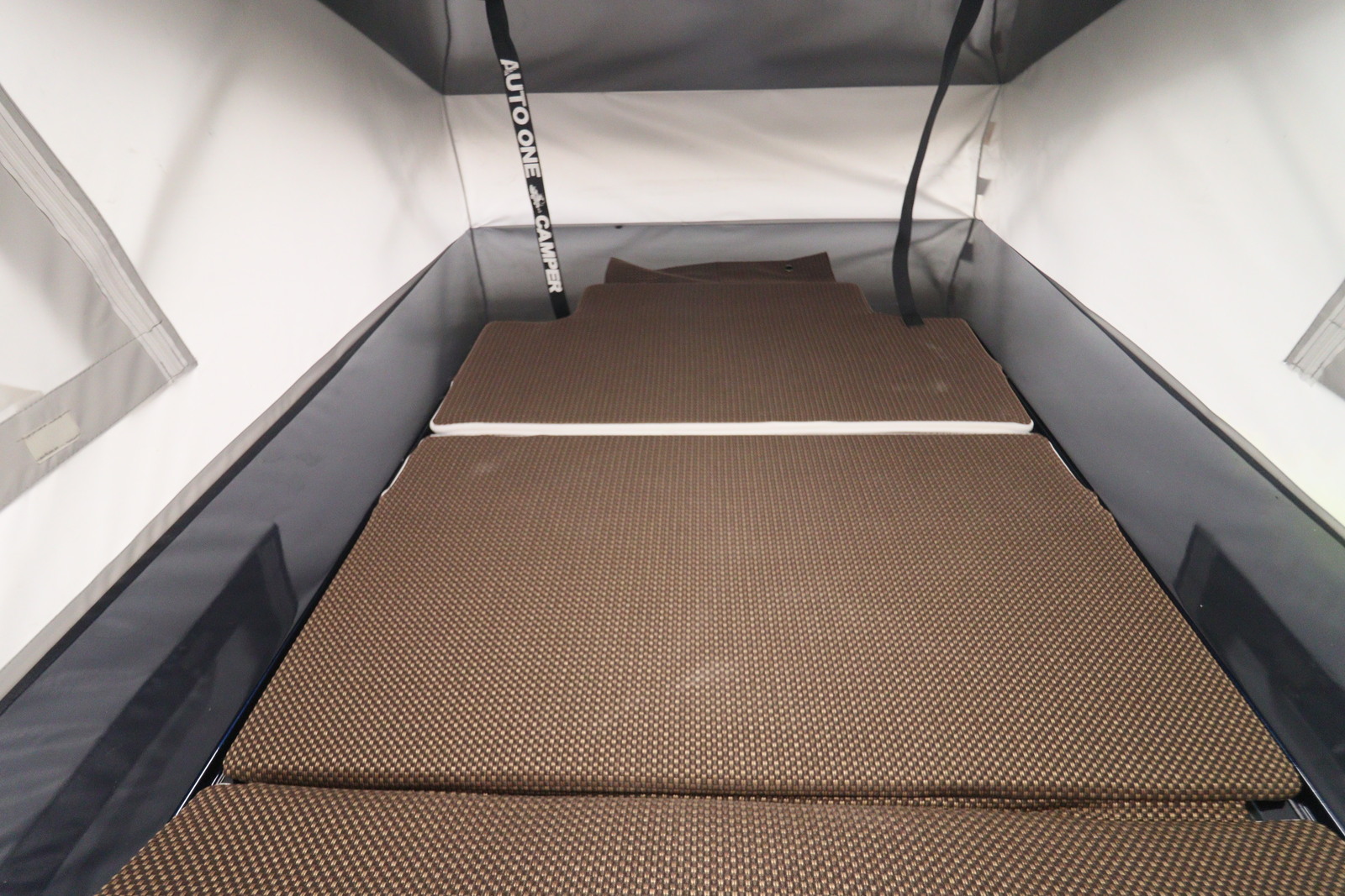 キャンピングカー軽キャンパー