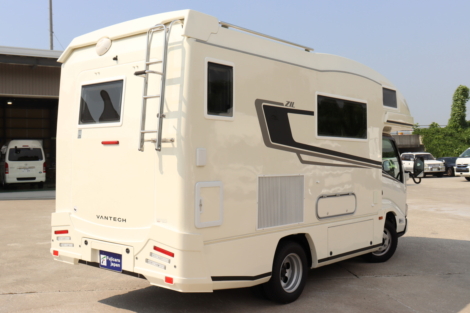 キャンピングカーキャブコン