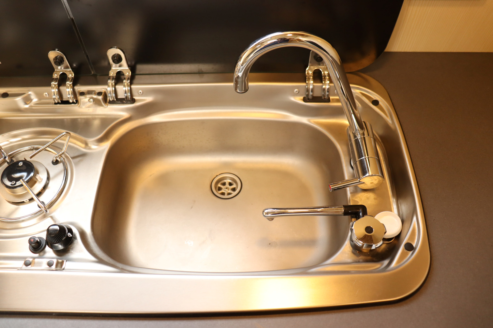 キャンピングカーキャブコン