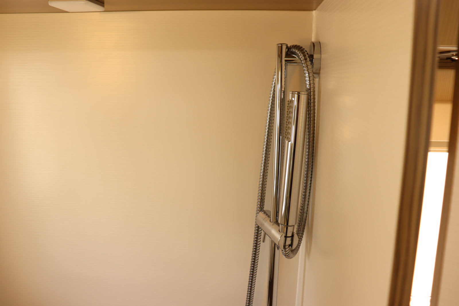 キャンピングカーキャブコン