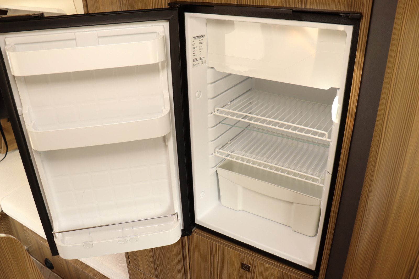 キャンピングカーキャブコン