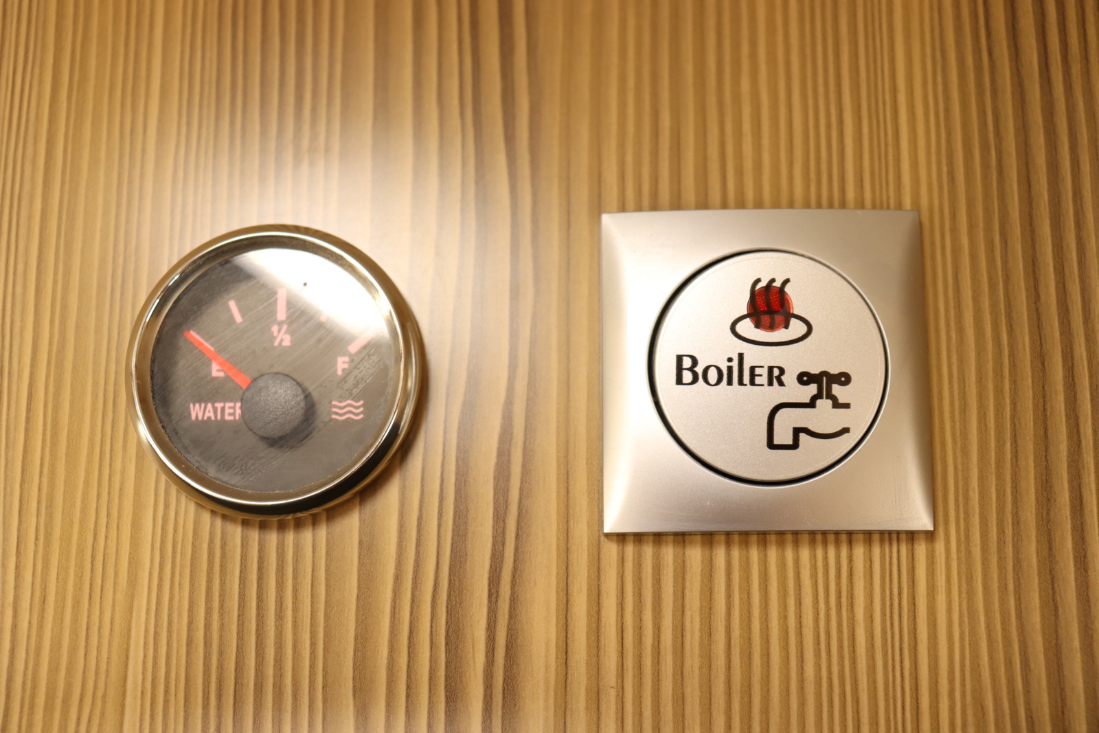 キャンピングカーキャブコン