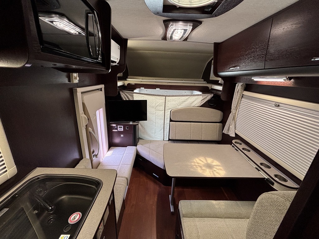 キャンピングカーキャブコン