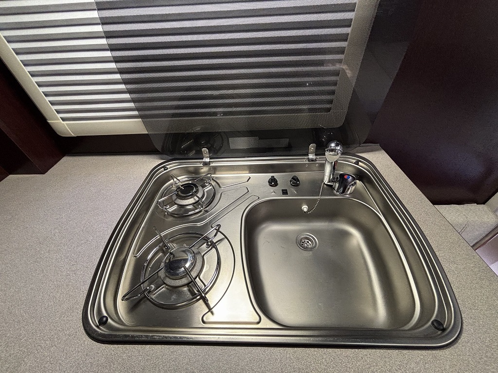 キャンピングカーキャブコン