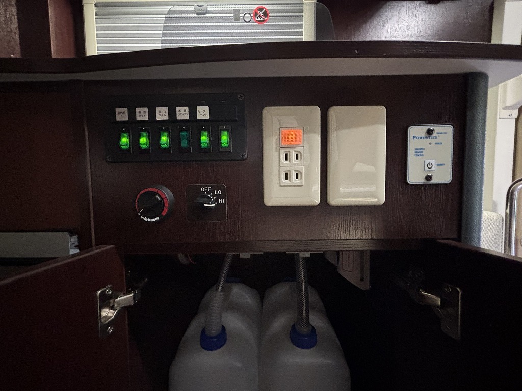 キャンピングカーキャブコン