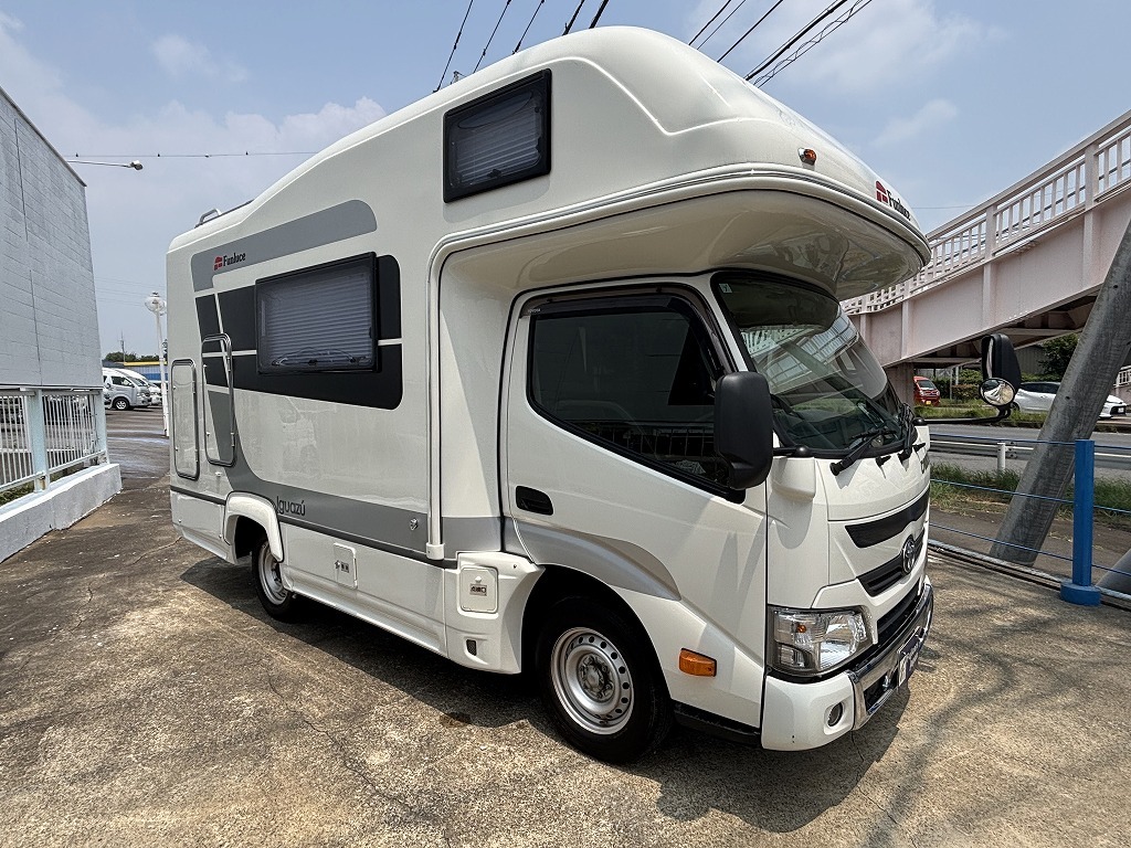 キャンピングカーキャブコン