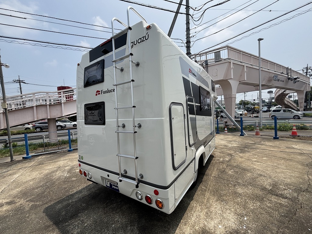 キャンピングカーキャブコン