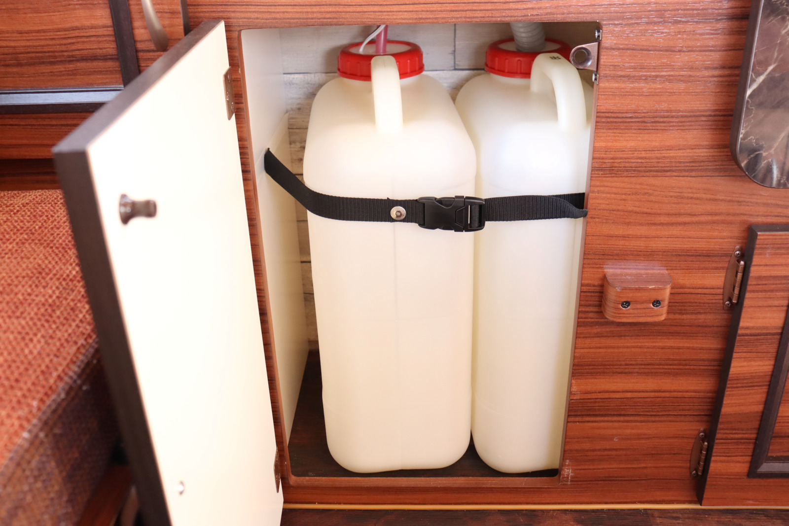 キャンピングカー軽キャンパー