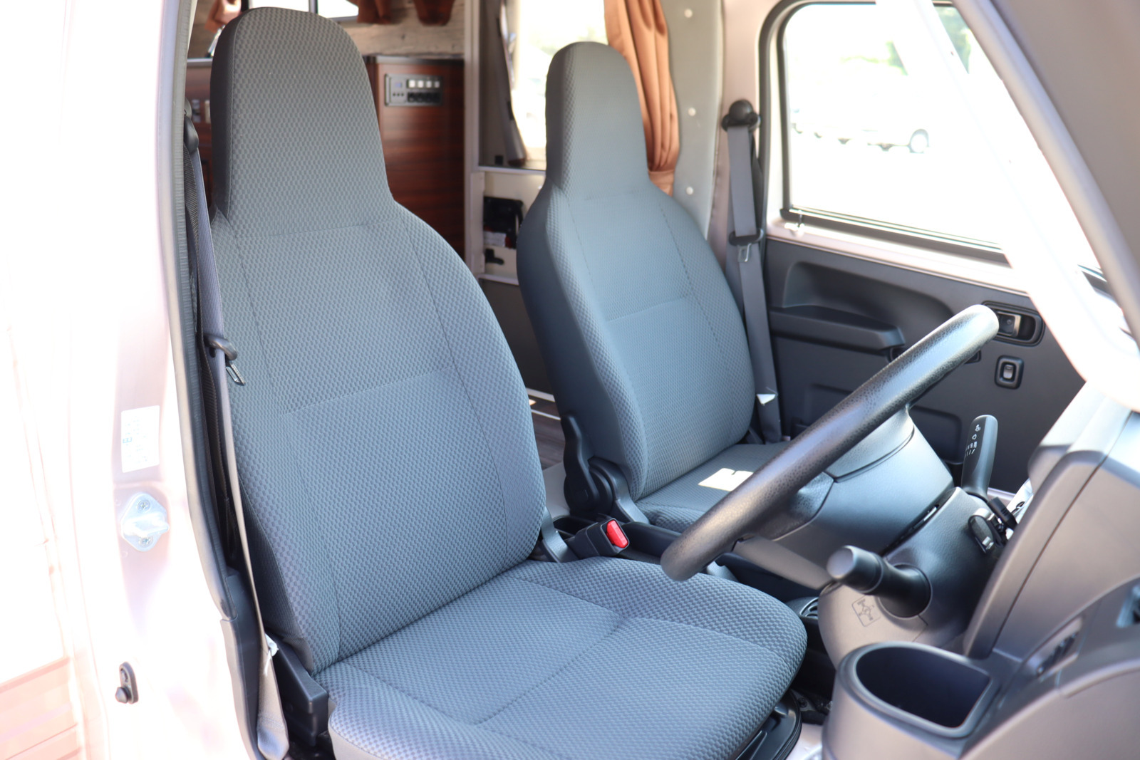 キャンピングカー軽キャンパー