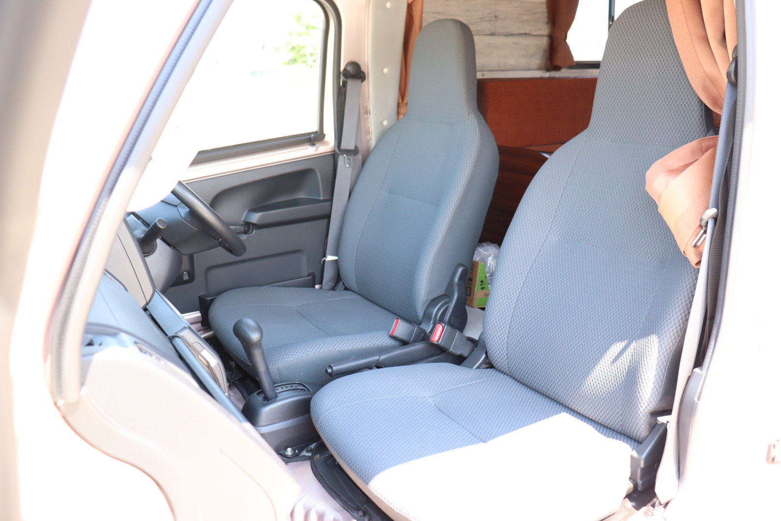 キャンピングカー軽キャンパー