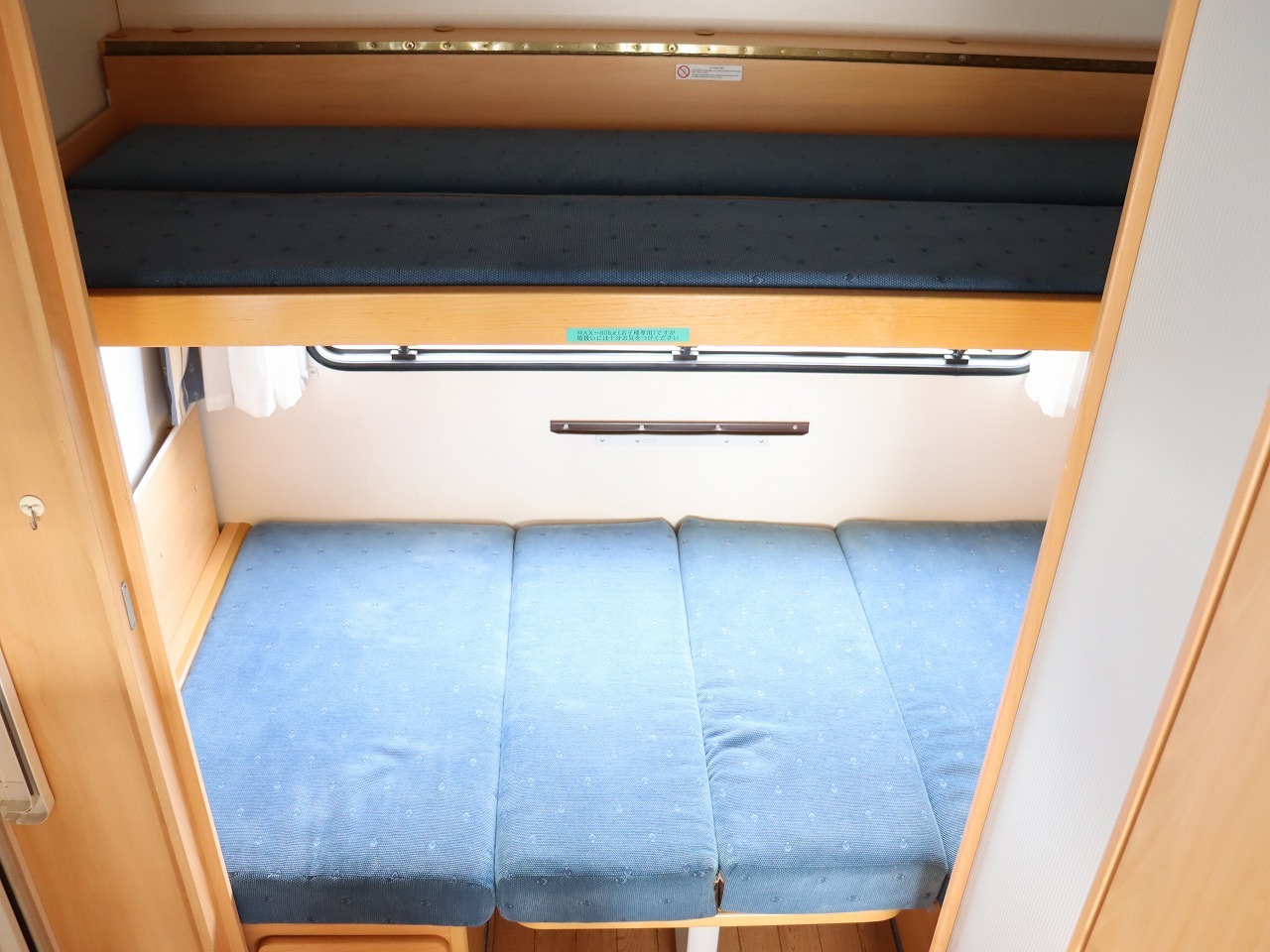 キャンピングカートレーラー