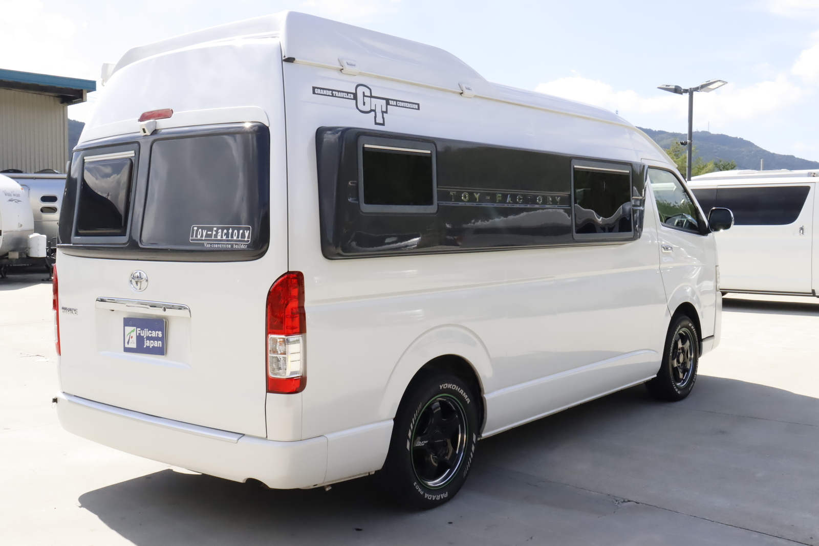 キャンピングカーバンコン