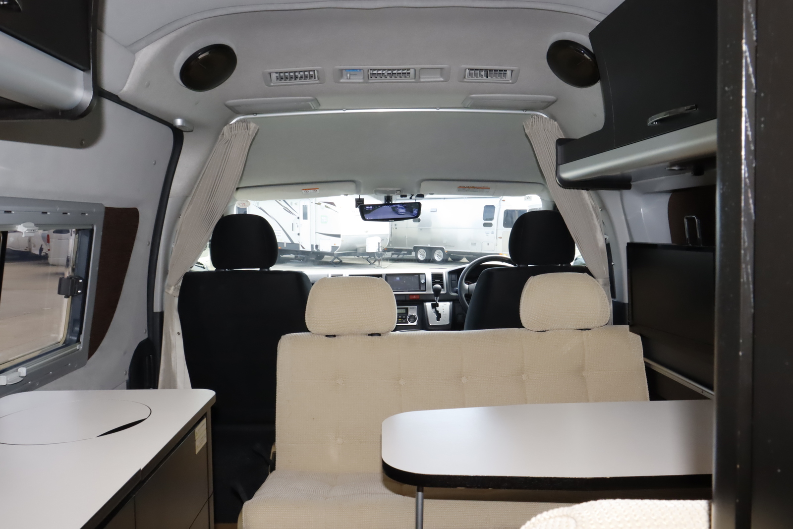 キャンピングカーバンコン