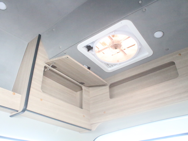 キャンピングカーバンコン