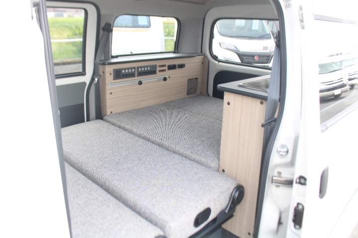 キャンピングカーバンコン