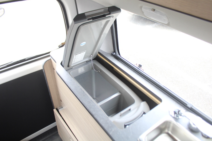 キャンピングカーバンコン