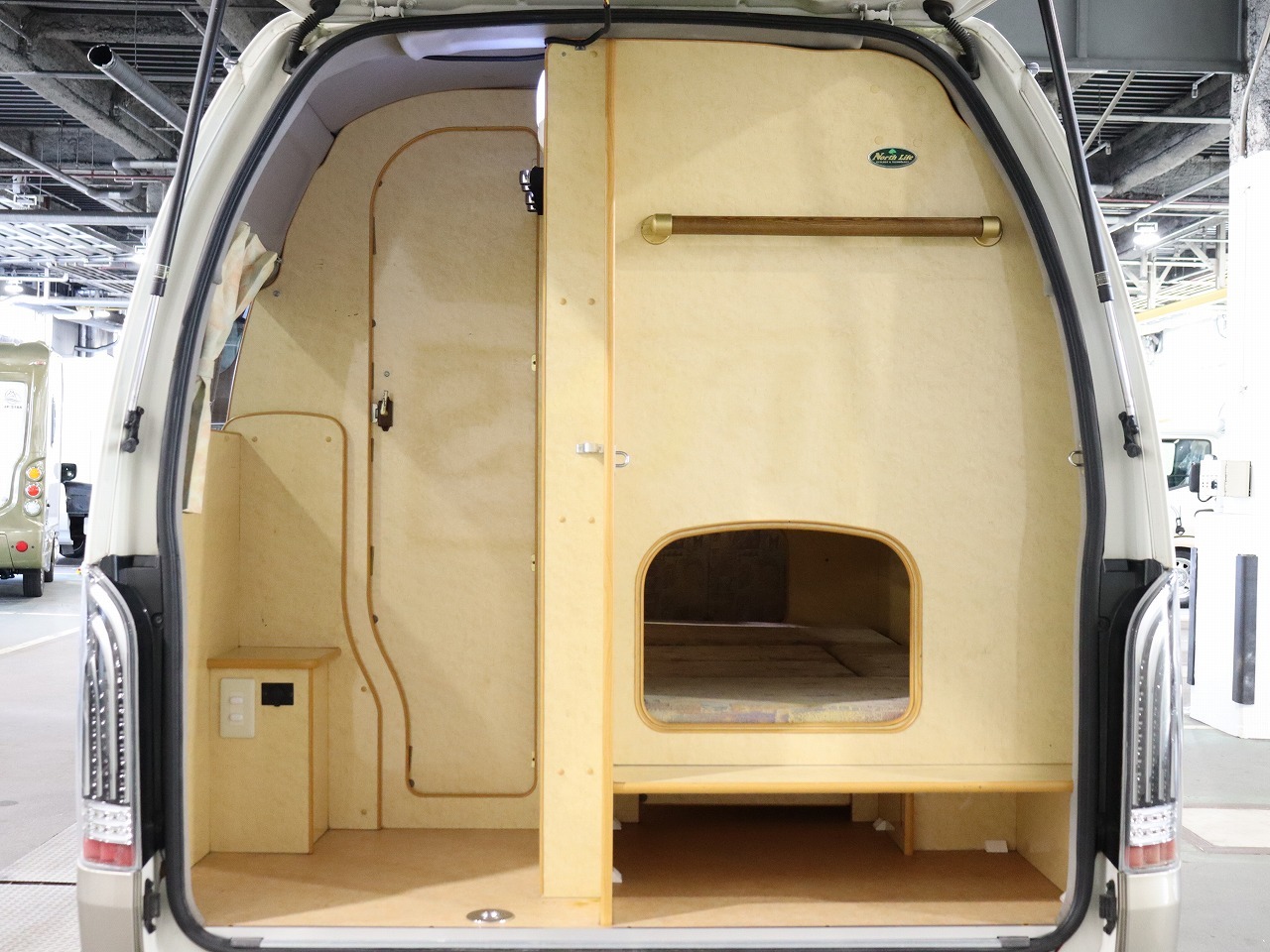 キャンピングカーバンコン