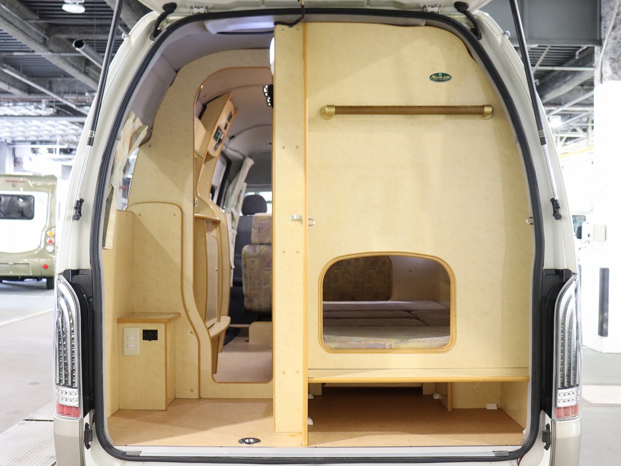 キャンピングカーバンコン