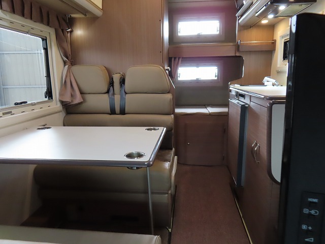 キャンピングカーキャブコン