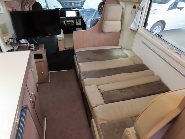 キャンピングカーキャブコン