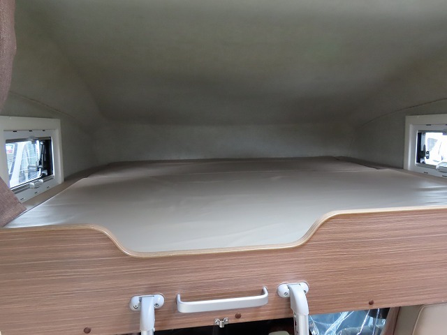 キャンピングカーキャブコン