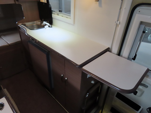 キャンピングカーキャブコン