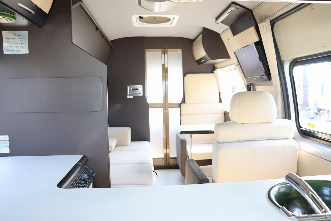 キャンピングカーバンコン