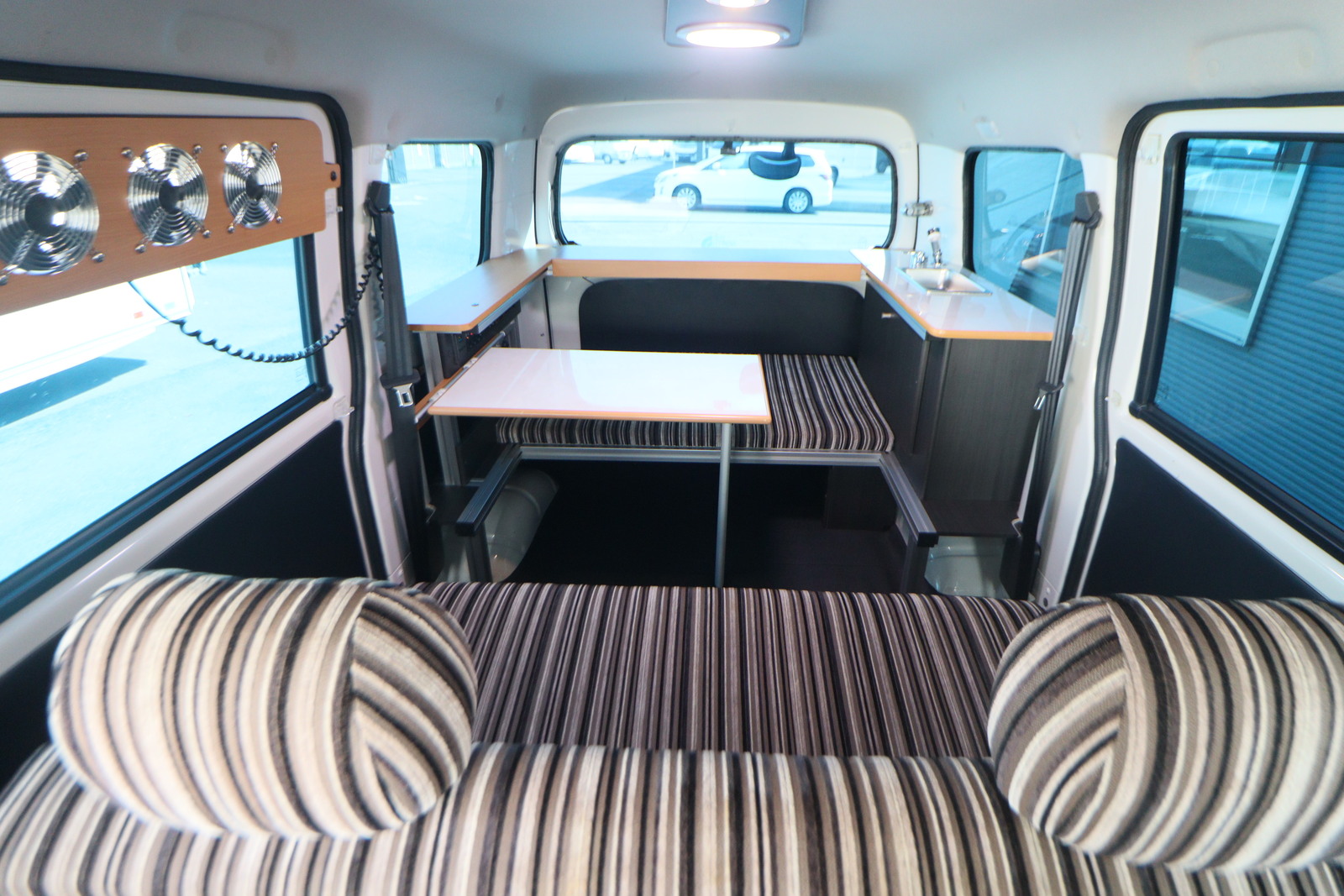 キャンピングカーバンコン