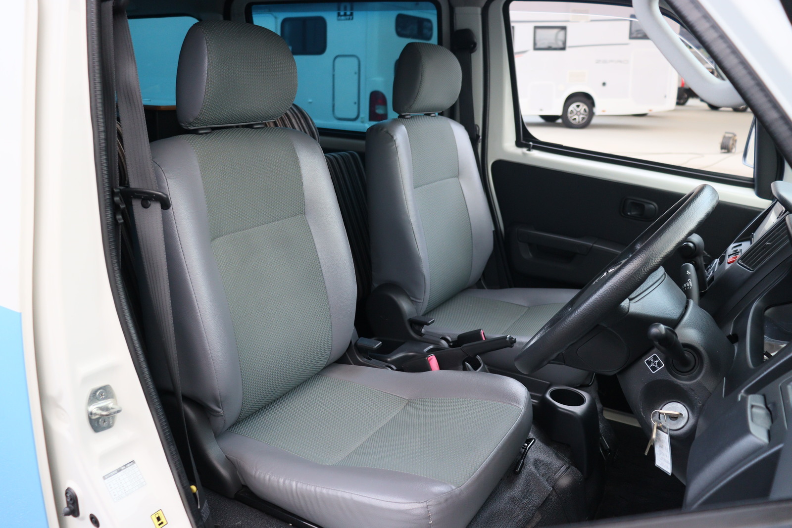 キャンピングカーバンコン