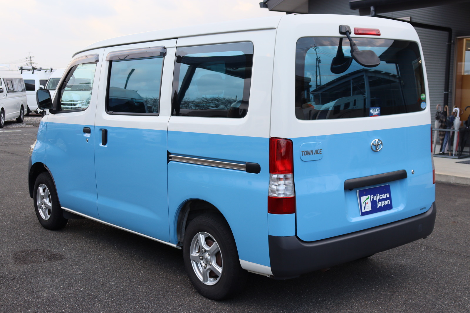 キャンピングカーバンコン