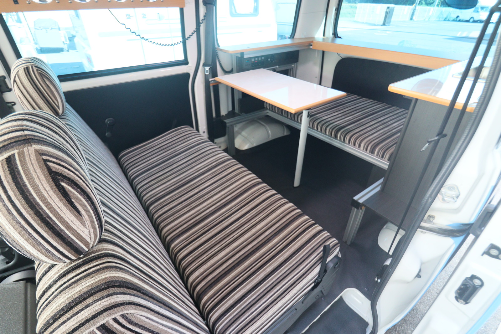 キャンピングカーバンコン