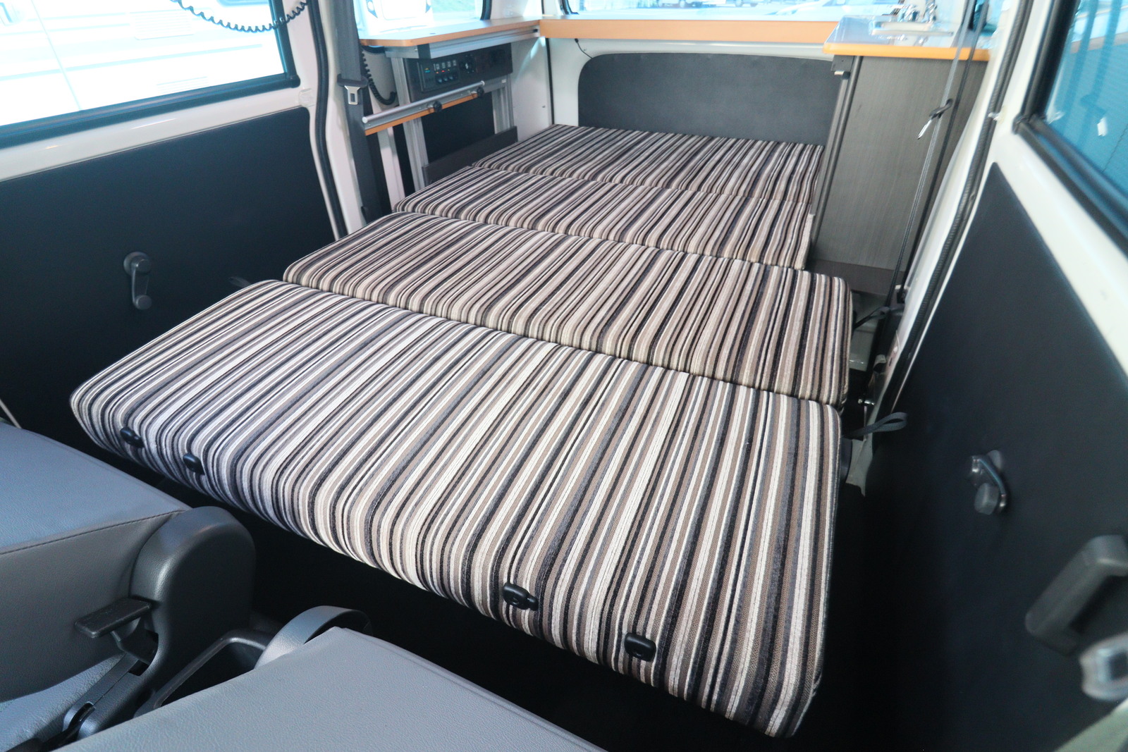 キャンピングカーバンコン