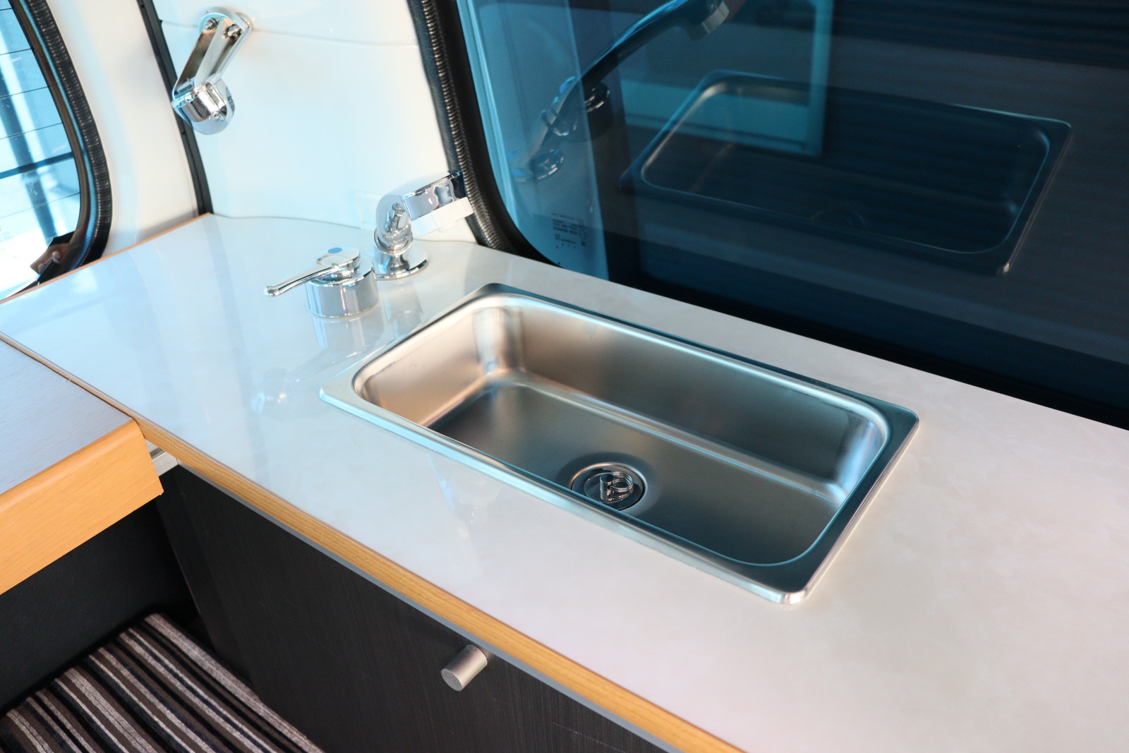 キャンピングカーバンコン