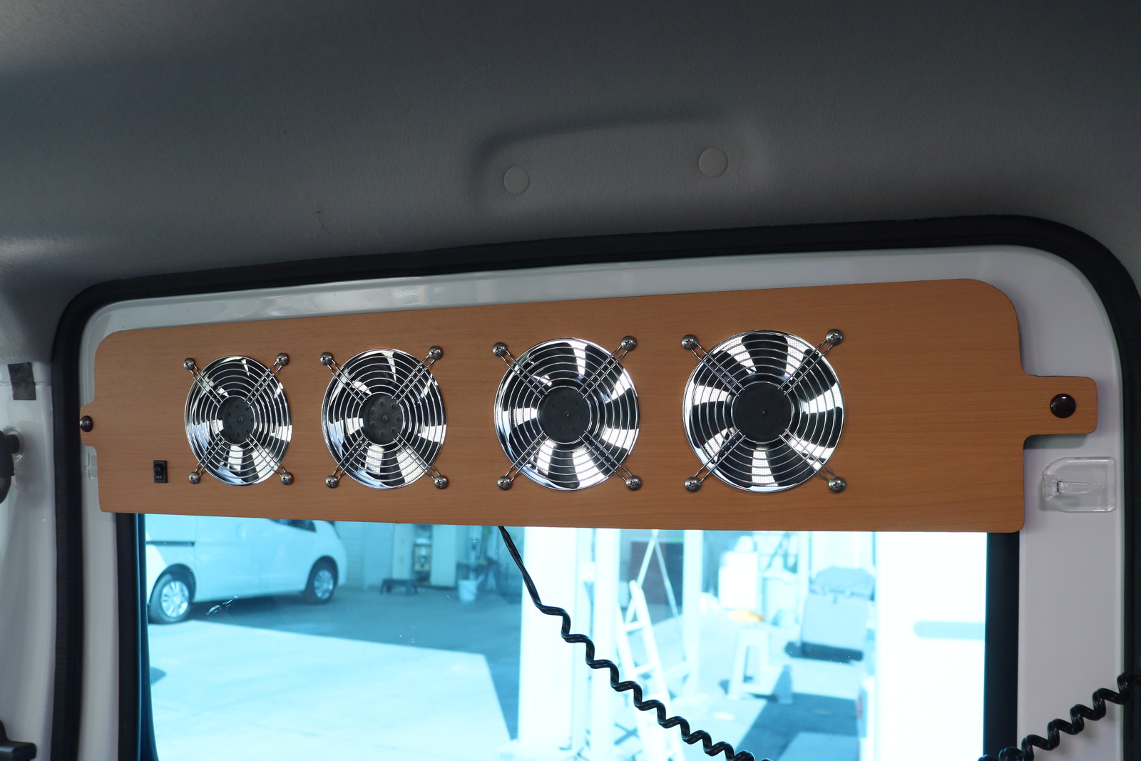 キャンピングカーバンコン