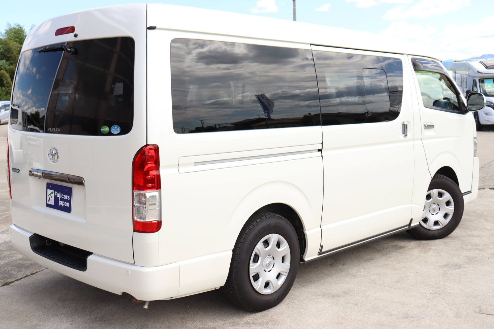 キャンピングカーバンコン