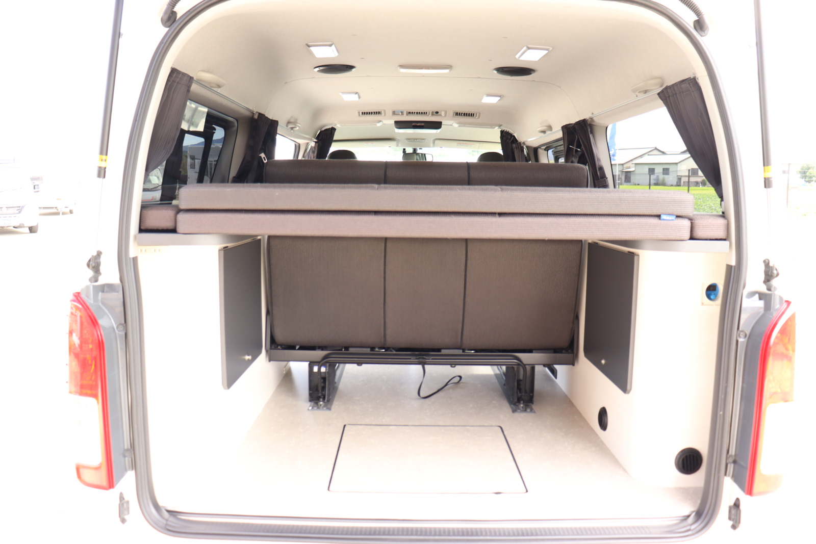 キャンピングカーバンコン